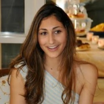 Mrs Mona Kiani Photo